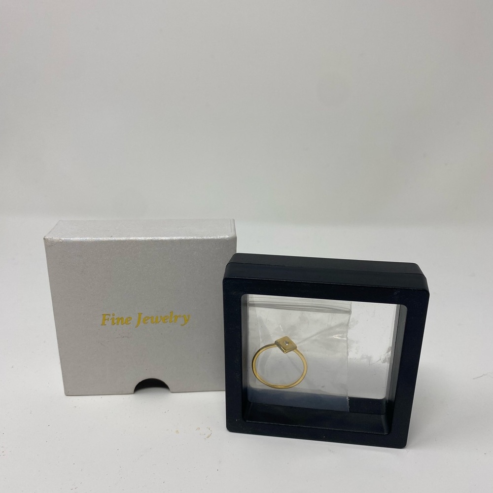 Elegant Gold Tone Ring